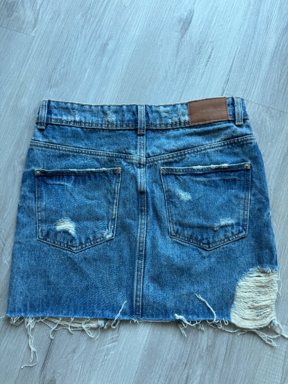 Zara distressed denim mini skirt – size XS - Picture 6 of 16